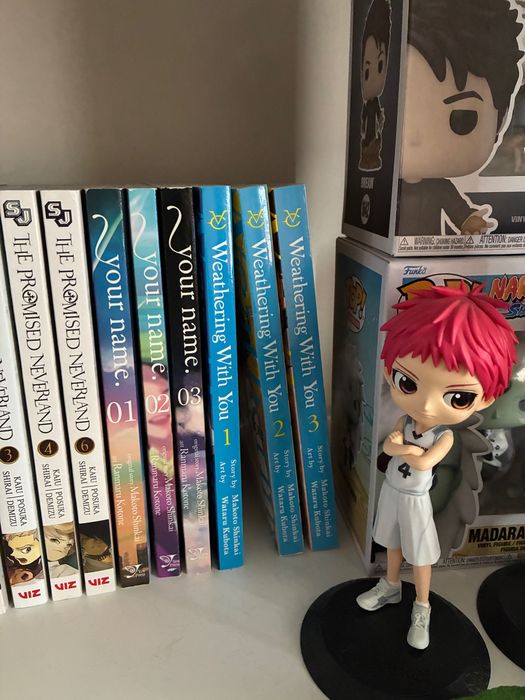 Manga To Your Eternity / Weathering with you / The promised Neverland манга