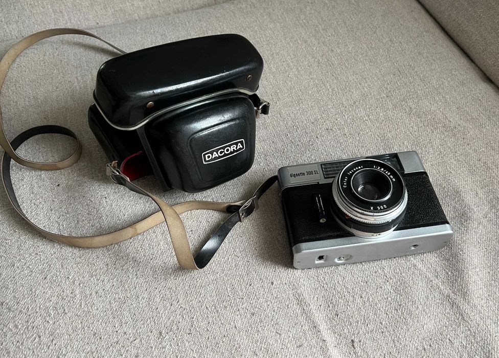 Aparat foto vintage Dacora Dignette 300 SL cu husă originală