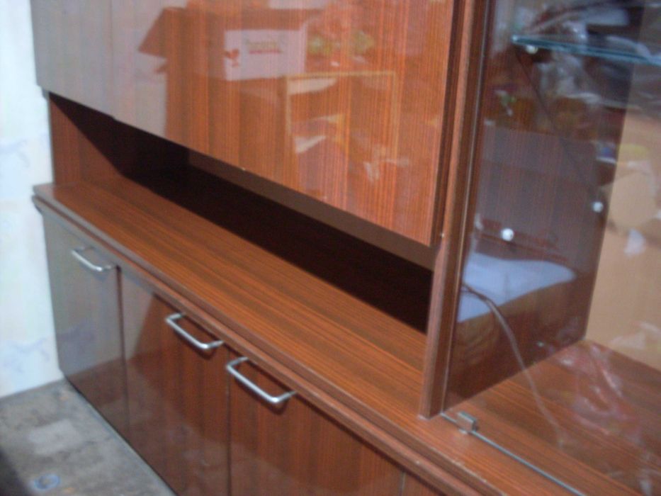 Холна секция- библиотека.