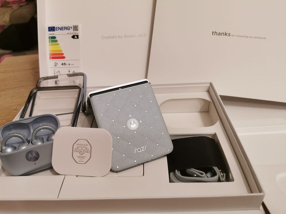 Motorola RAZR 60 Swarovski - Ice Melt 5G + Buds Loop FULL BOX