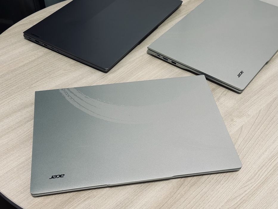 Acer (Intel Core i3-1305U)