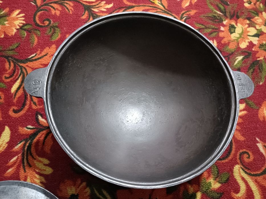 Казан из пищевого чугуна СССР на 8 литров