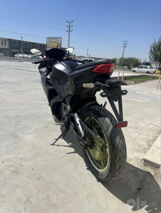 Yamaha r3(replica)