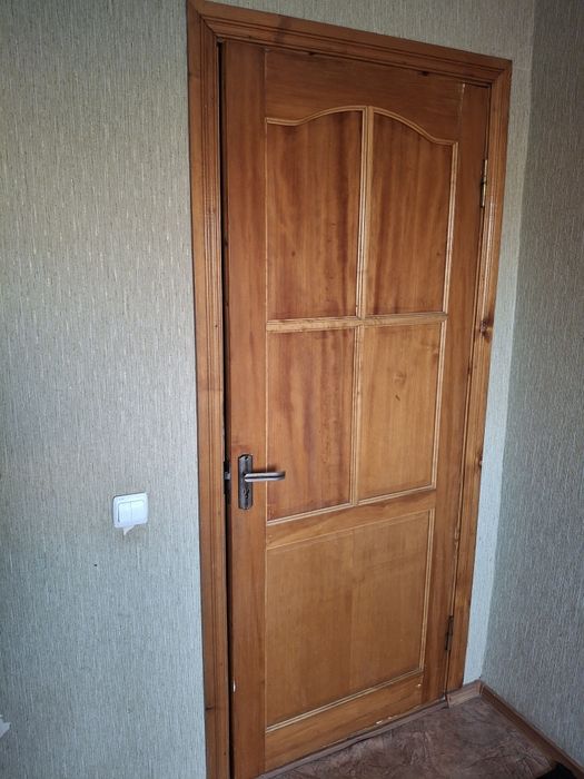 Продам двери комнатные