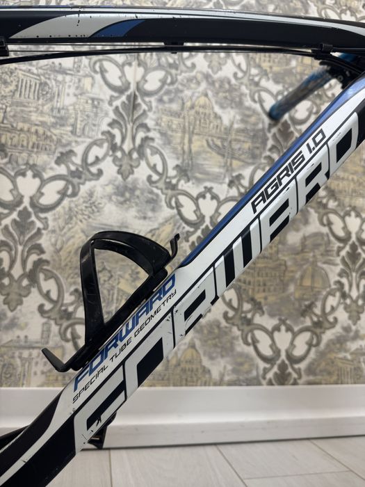 Продам раму 19 Forward