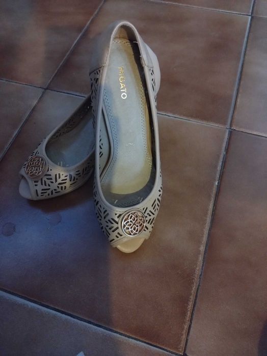 Обувки  на нисък ток