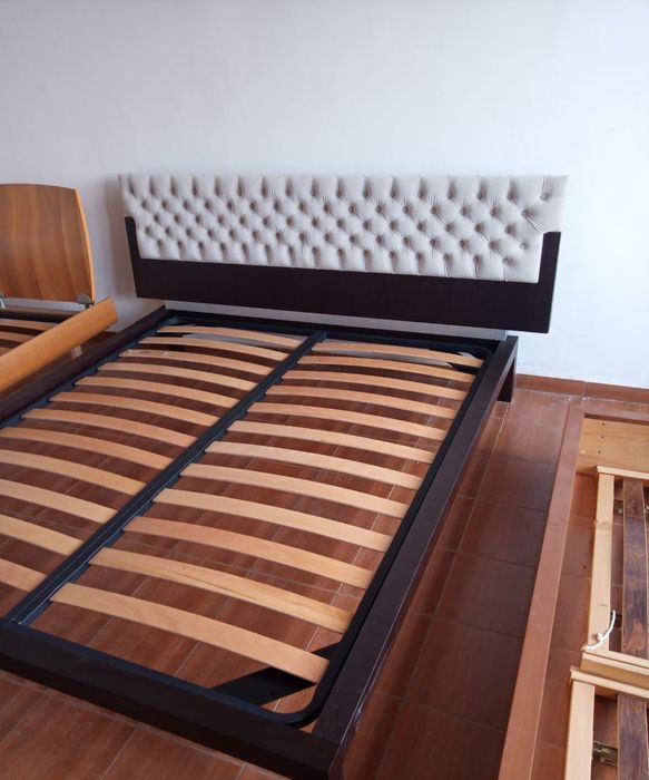 Vând paturi matrimoniale aduse din italia  ramase de la un hotel