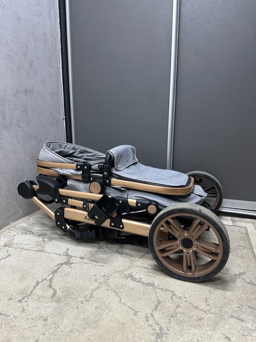 Детская коляска трансформер с автолюлькой