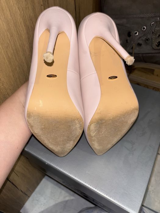 Pantofi cu toc nr 37