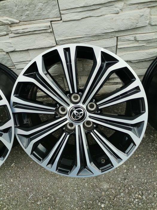 Джанти Орг. Toyota Corolla HIBRID 5.114.3 R17 et 40 j7