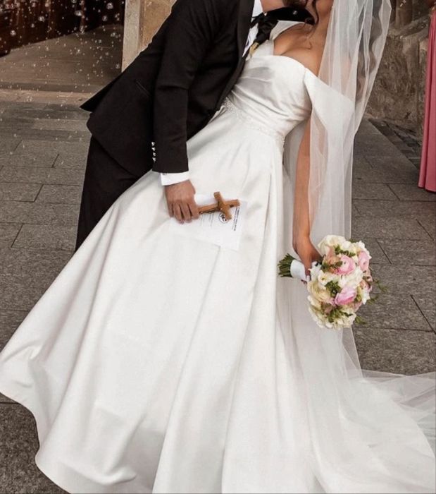 Rochie de mireasa din satin