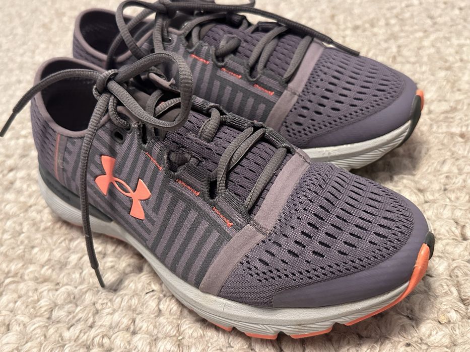 Adidasi Under Armour