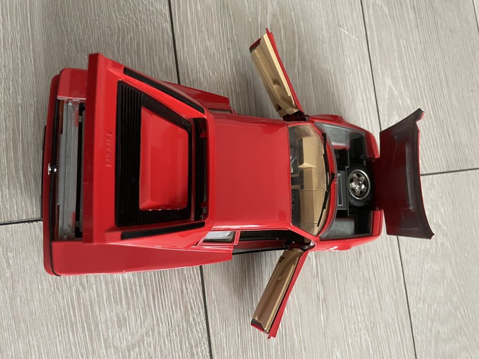 Ferrari Testarossa 1984, 1:18, metalic