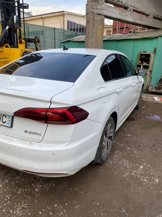 Volkswagen 2020 yili BORA