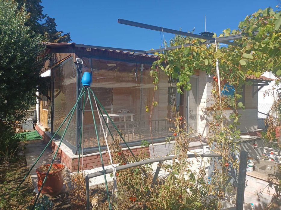 Продава къща с площ 50м2 с двор 160м2 в Паралия Врасна, Северна Гърция