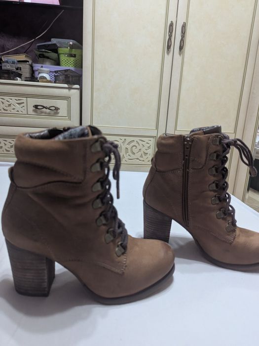 Продам стильные ботинки
