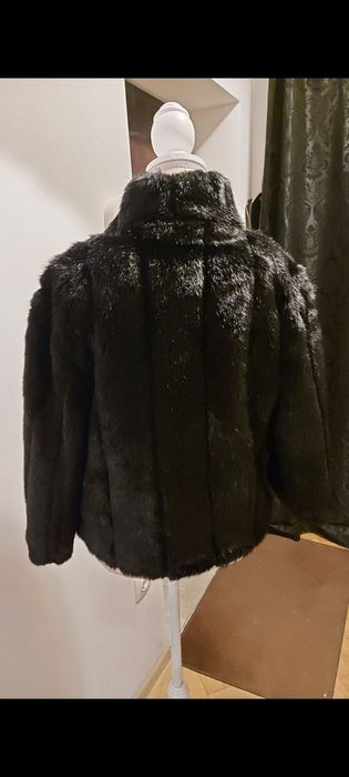 Haina dama din blana neagra marimea M