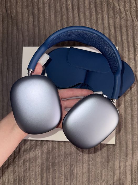 Голубые AirPods Max