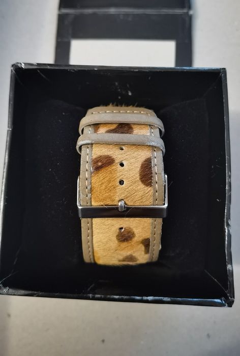 2 bucăți diferite ceas nou nepurtate  japoneze Miyota(Citizen)