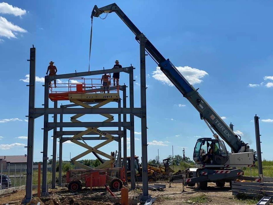 Vand hala metalica cu panouri sandwich conform proiect montaj la cerer