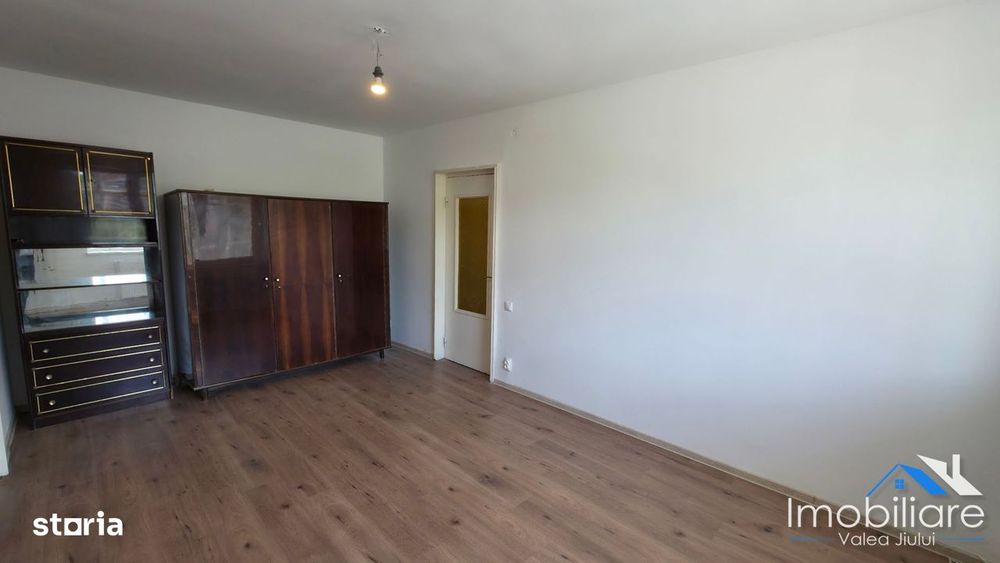 Apartament 2 camere - Lupeni | Intre spital si Lidl | Etaj 4/10