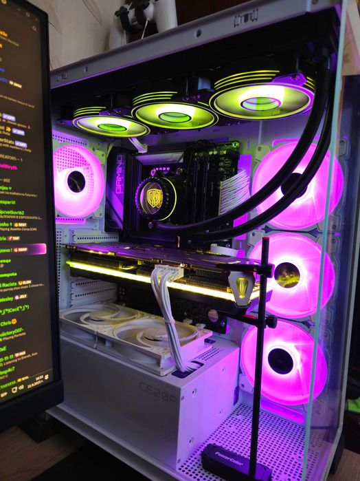 Gigabyte C500 PANORAMIC Stealth Ice