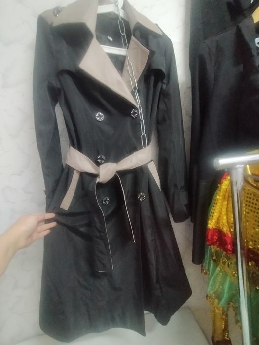 Киімдер сатылады