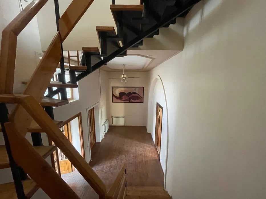 #215 Сдаётся в Аренду дом пож офис или другой бизнес ул. Катта Мирабад