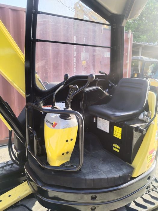 Мини экскаватор Yanmar B3u