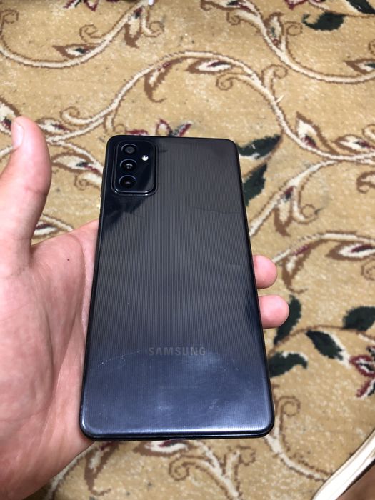 Samsung M52 5G  telefon ideal