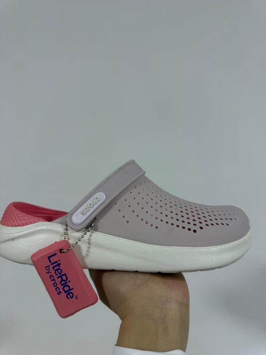 Кроксы, Женские