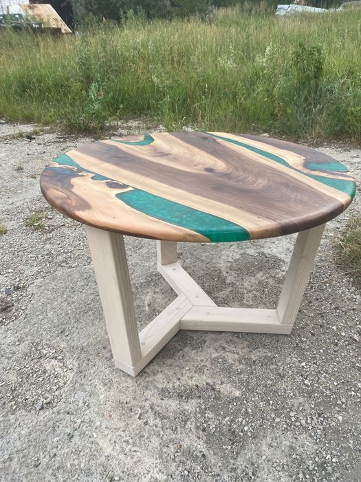 Vand masa de cafea lemn de nuc si rasina epoxidica