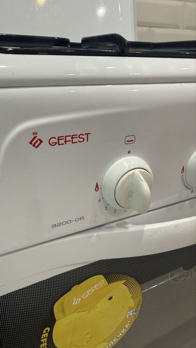 Продам газовую плиту Gefest