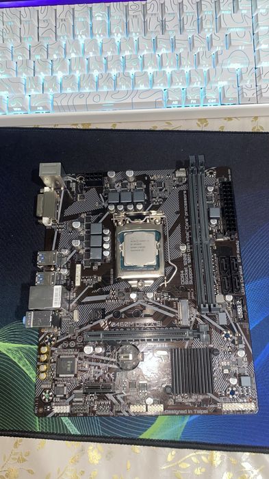 Материнская плата