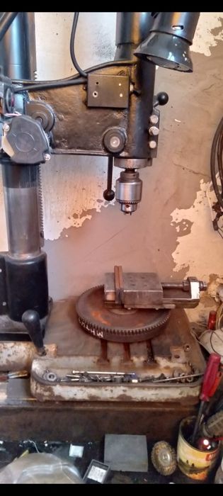 Сверлильный станок