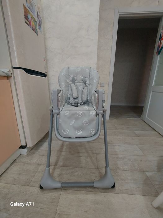 Детский столик для кормление