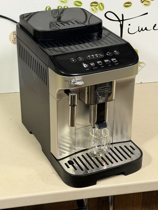 Кафемашина кафе автомат delonghi magnifica evo с гаранция