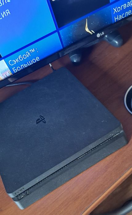 Приставка PS4 slim 1 тб.