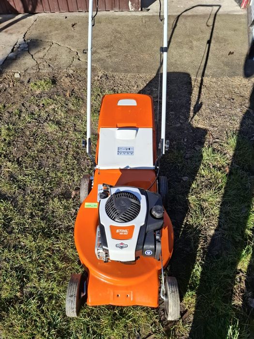 Mașina de tuns gazon Stihl RM 253