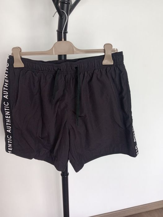 Vând pantaloni plaja, piscina sau alte activități