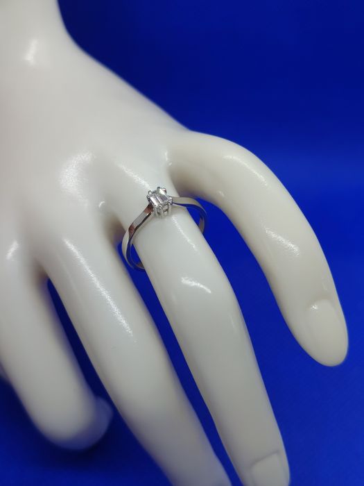 Годежен пръстен с диамант 0.24ct