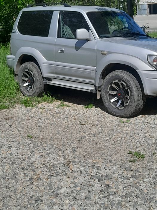 Продам отличный внедорожник.