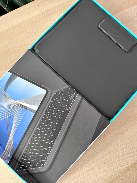 Logitech Slim Folio Pro keyboard for iPad Pro 12.9 inch (3rd & 4th gen