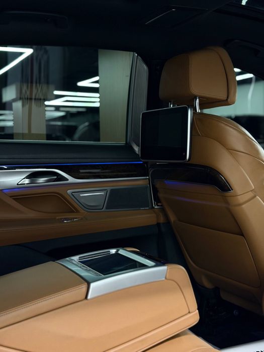 BMW 730i xDrive 2021