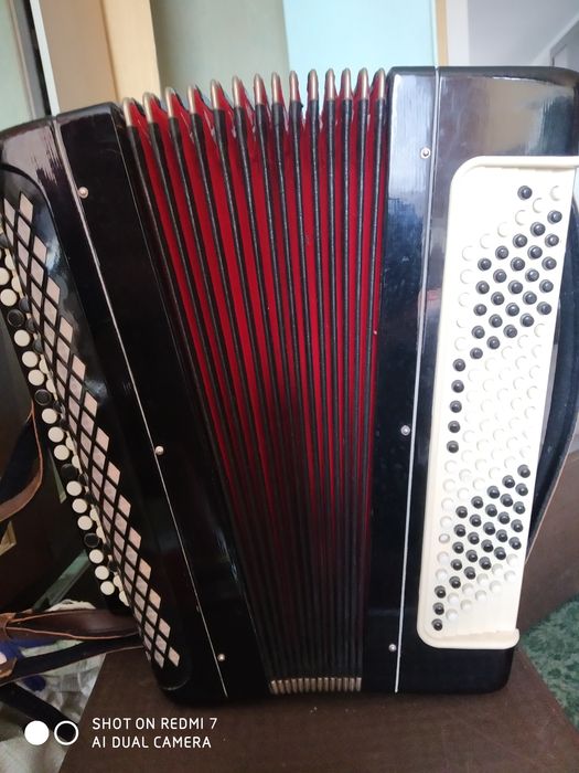 Продам баяны Тульские