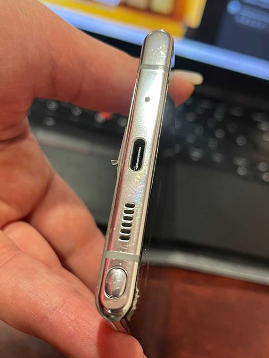 Продавам Samsung Galaxy Note 10 Plus, бял