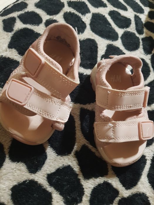 sandalute fetite marimea 19 -20