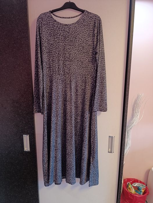 Нова сива рокля.