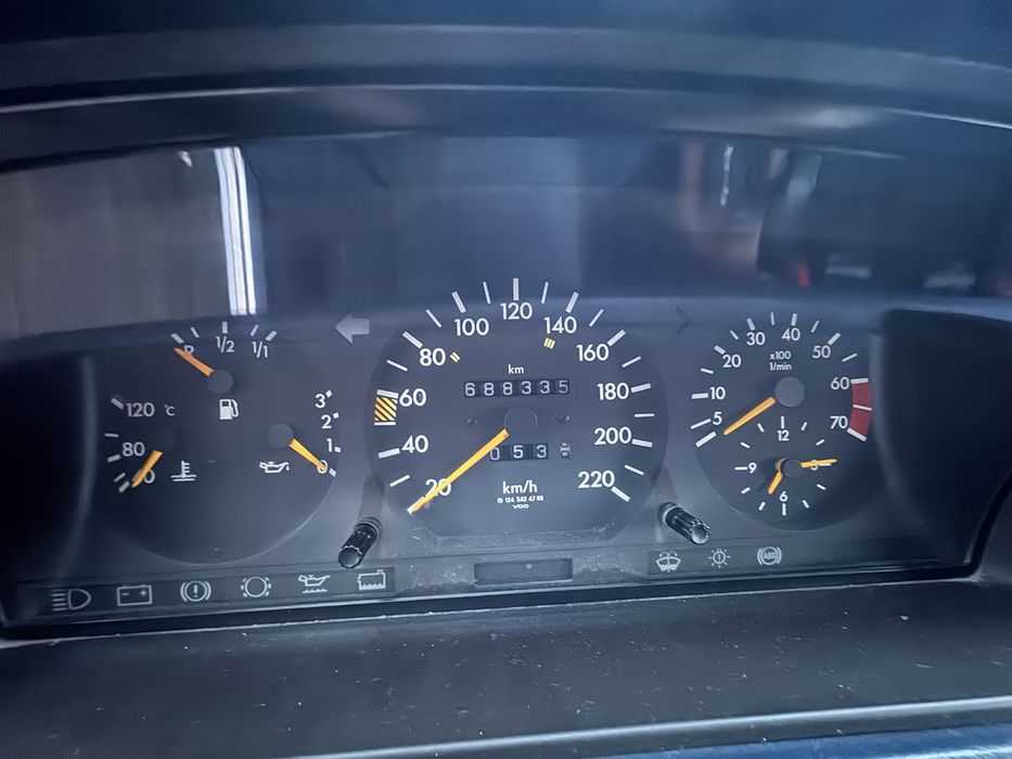 Mercedes-Benz w124
