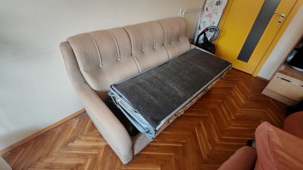 Диван разтегателен триместен